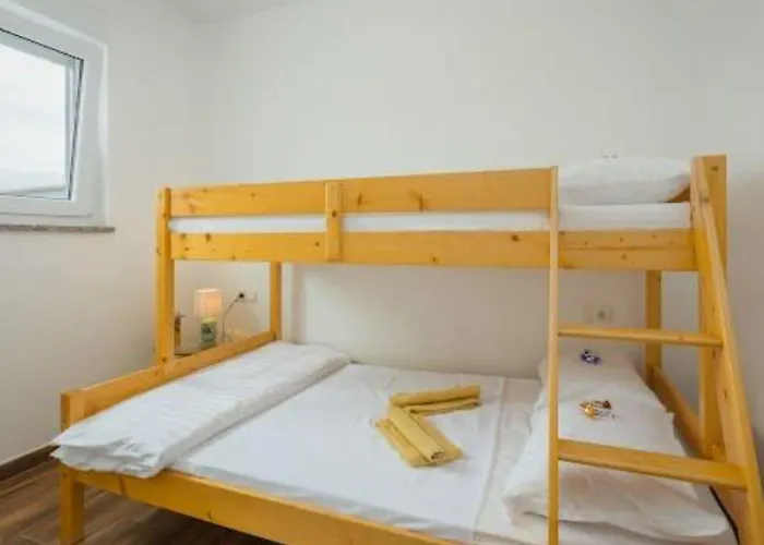 Alice Close To Centre - Happy Appartement Pula