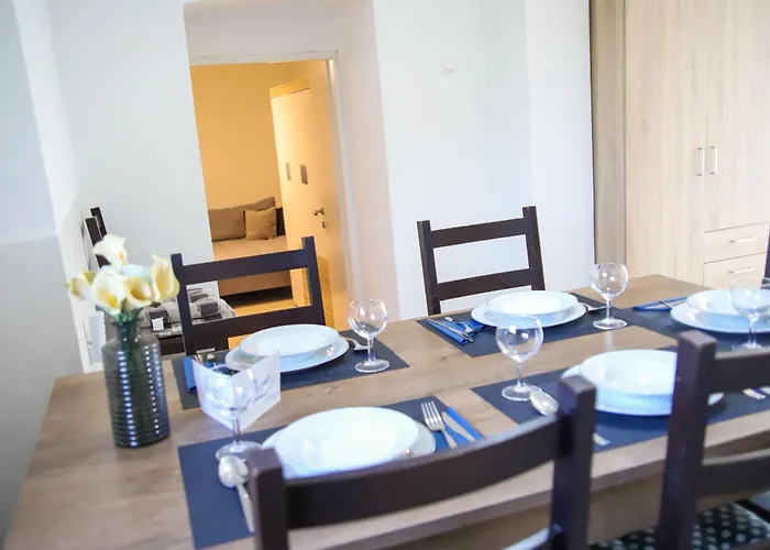 Alice Close To Centre - Happy Appartement Pula