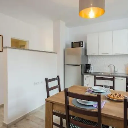 Alice - Happy Apartment