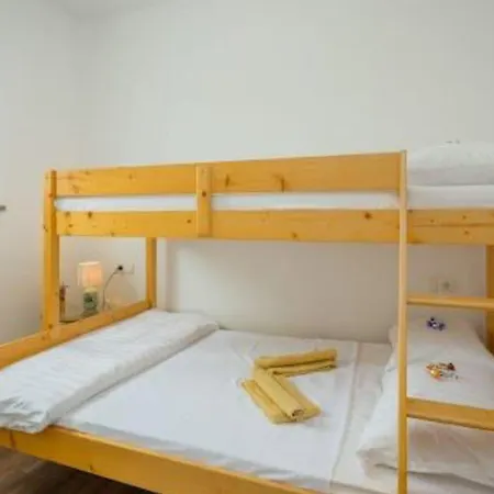 Alice - Lovely Terrace & Garage - Happy Apartament Pula