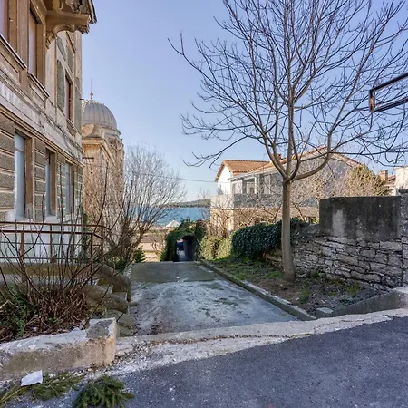 Apartament Alice - Lovely Terrace & Garage - Happy Pula