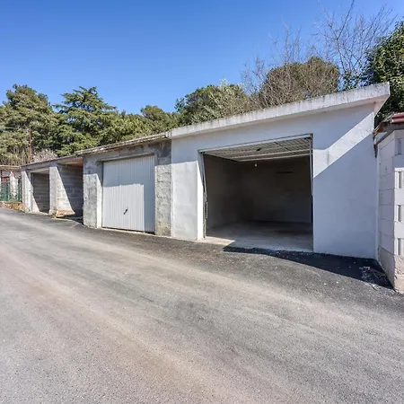 Alice - Lovely Terrace & Garage - Happy Pula