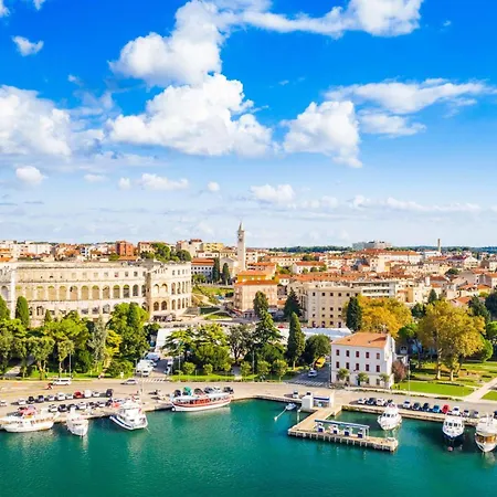 Apartament Alice - Lovely Terrace & Garage - Happy Pula