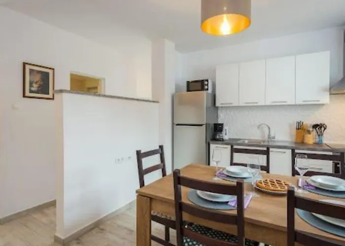 Alice Close To Centre - Happy Apartment