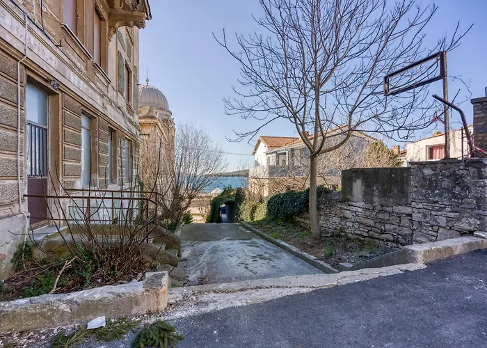 Apartment Alice Close To Centre - Happy Pula