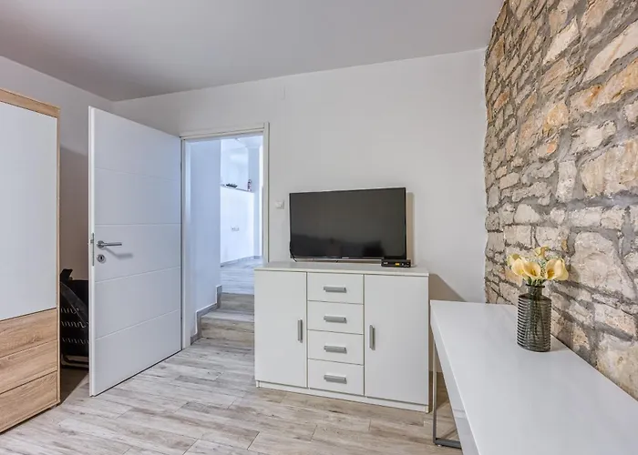 Apartment Alice Close To Centre - Happy